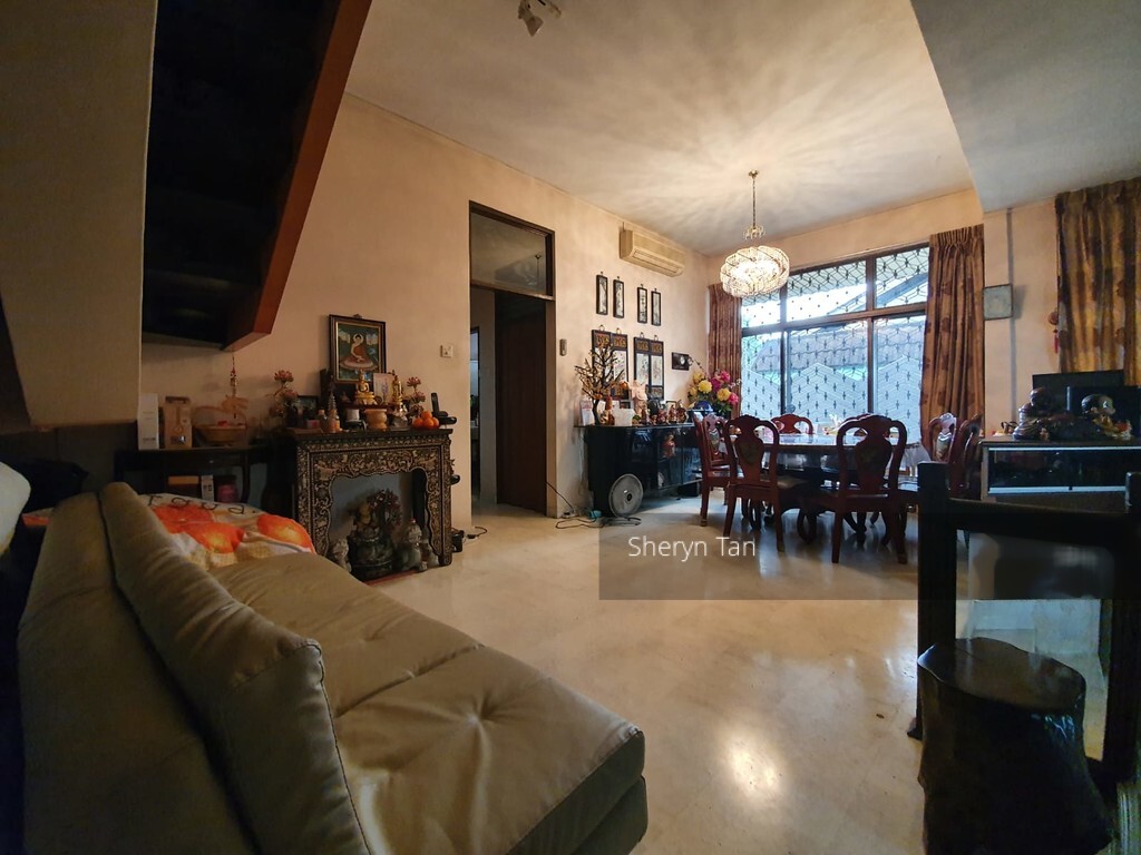 Upper Changi Road (D16), Semi-Detached #253586631